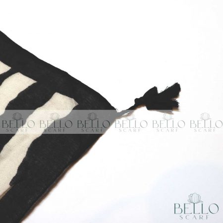 روسری نخی چهارفصل مدل اِما با طرحی جدید و قیمت عمده برای خرید مناسب استفاده روزانه استایل اسپرت قواره بزرگ جنس نخ سر نمیخوره کیفیت عالی